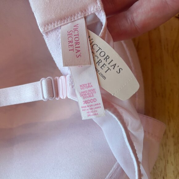 Victoria's Secret Bra Body By Victoria Lined Demi Pink Lace Foam 36DDD NWT - Picture 3 of 3